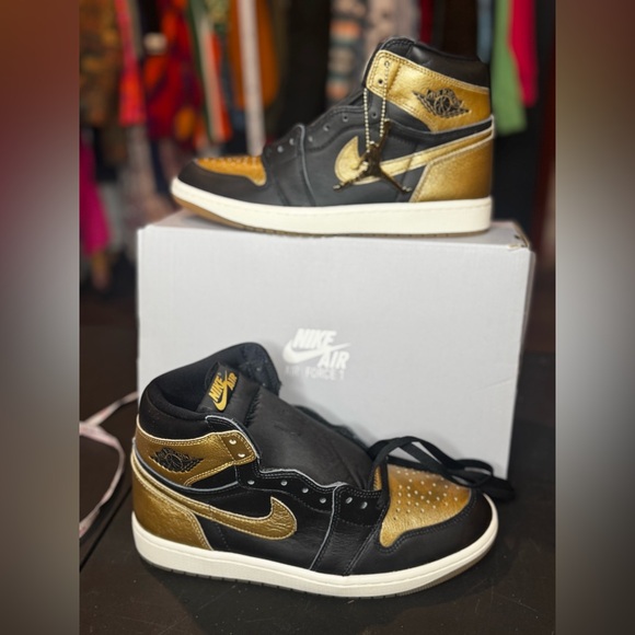 Nike Other - Air Jordan 1 Retro OG High Black Gold - Size 9 Men’s